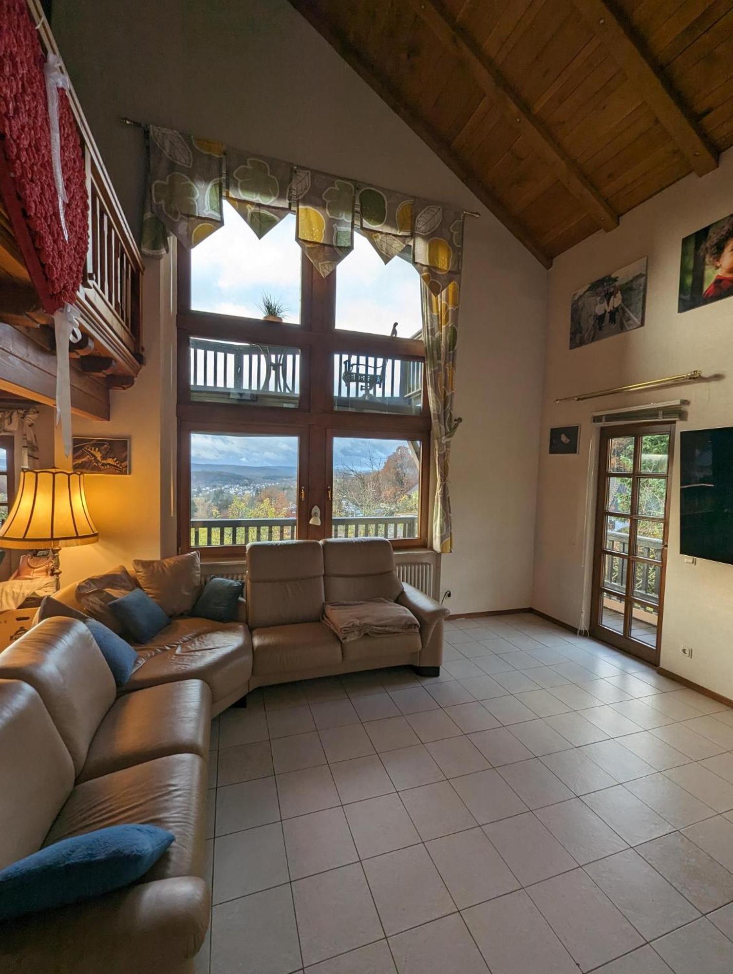 Sonnige Aussicht Villa Losheim Dış mekan fotoğraf